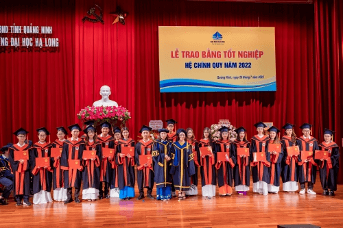 Trường Đại học Hạ Long